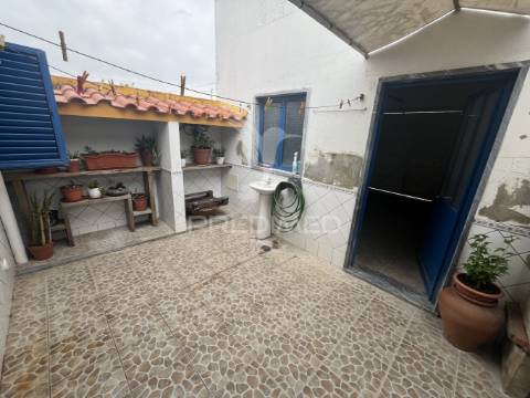 Moradia t4 com garagem, logradouro e eficiência energética – alfundão, ferreira do alentejo.