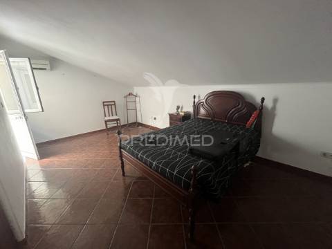 Moradia t4 com garagem, logradouro e eficiência energética – alfundão, ferreira do alentejo.