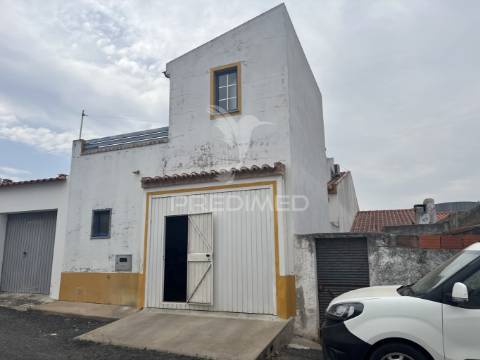 Moradia t4 com garagem, logradouro e eficiência energética – alfundão, ferreira do alentejo.