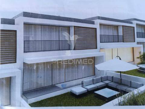 Moradia t3 em condomínio com 2 frentes - villas premium são cosme