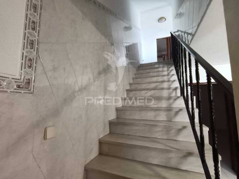 Conforto e funcionalidade no coração de campo maior