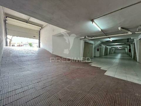 Garagem com box em setúbal