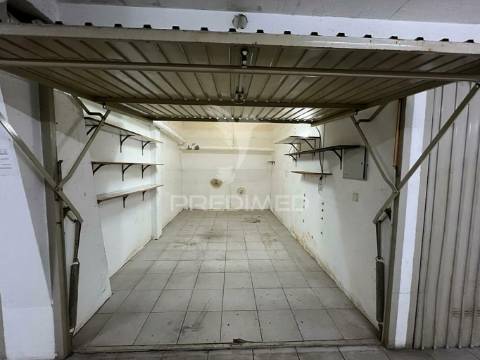 Garagem com box em setúbal
