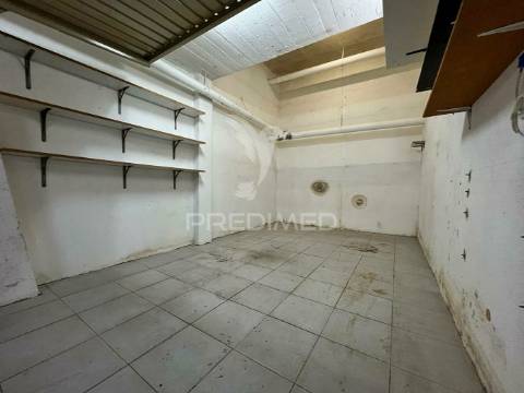 Garagem com box em setúbal