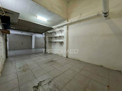 Garagem com box em setúbal