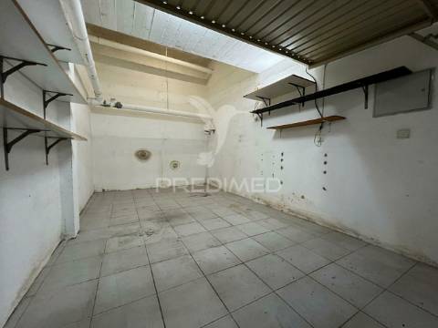 Garagem com box em setúbal