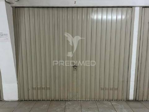 Garagem com box em setúbal