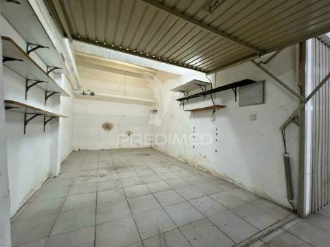 Garagem com box em setúbal