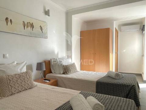 Apartamentos (al) com restaurante