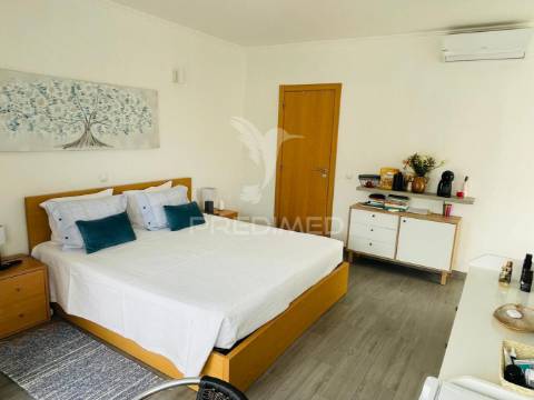 Apartamentos (al) com restaurante