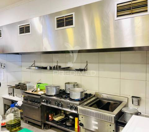 Apartamentos (al) com restaurante