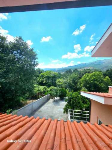 Magnífica casa t6 em adoufe – a 5 minutos de vila real