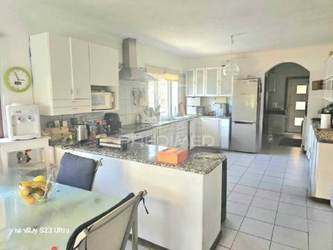 Magnífica casa t6 em adoufe – a 5 minutos de vila real