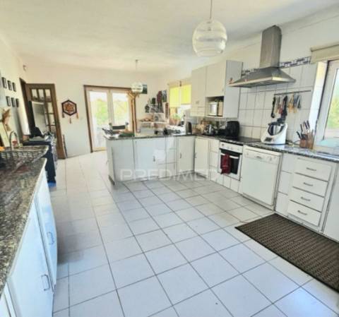 Magnífica casa t6 em adoufe – a 5 minutos de vila real