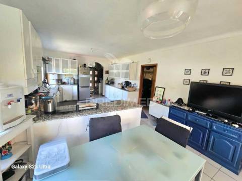 Magnífica casa t6 em adoufe – a 5 minutos de vila real