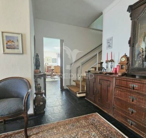 Magnífica casa t6 em adoufe – a 5 minutos de vila real