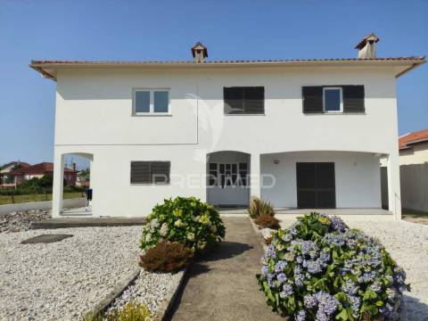 Moradia t4 - garagem - terreno com 2037 m2