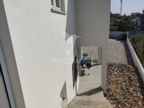 Moradia t4 - garagem - terreno com 2037 m2