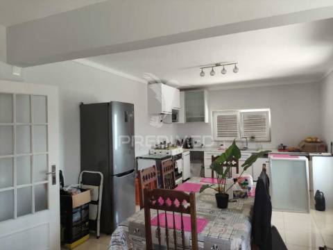 Moradia t4 - garagem - terreno com 2037 m2