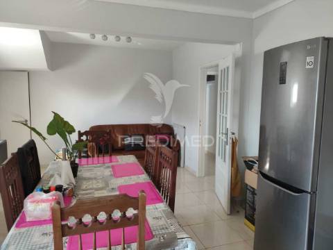 Moradia t4 - garagem - terreno com 2037 m2