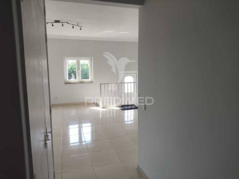 Moradia t4 - garagem - terreno com 2037 m2