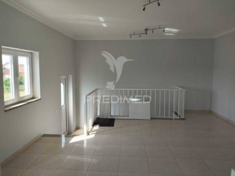 Moradia t4 - garagem - terreno com 2037 m2