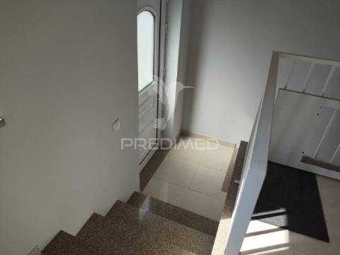 Moradia t4 - garagem - terreno com 2037 m2