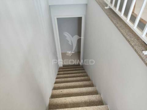 Moradia t4 - garagem - terreno com 2037 m2