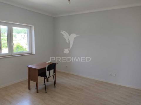 Moradia t4 - garagem - terreno com 2037 m2