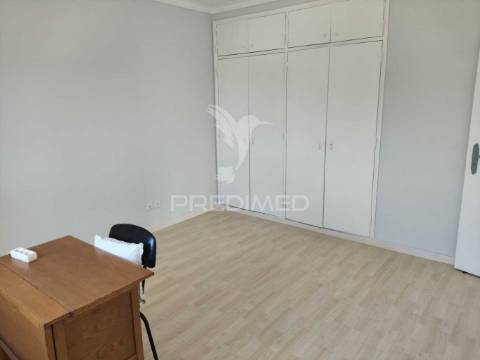 Moradia t4 - garagem - terreno com 2037 m2