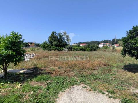 Moradia t4 - garagem - terreno com 2037 m2