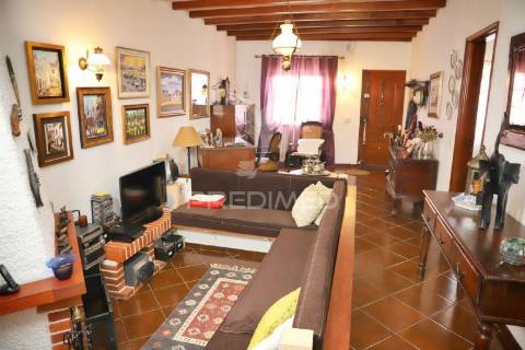 Casa de campo t3 à venda na marmeleira