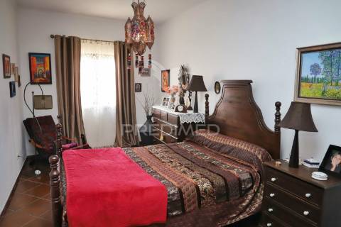 Casa de campo t3 à venda na marmeleira