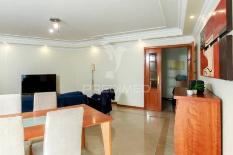 Apartamento t4 na avenida vieira da silva - santa marta do pinhal - corroios - 380.000€