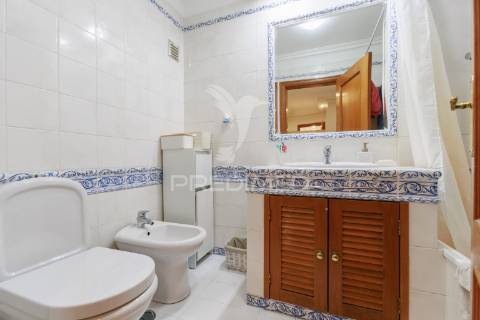 Apartamento t4 na avenida vieira da silva - santa marta do pinhal - corroios - 380.000€