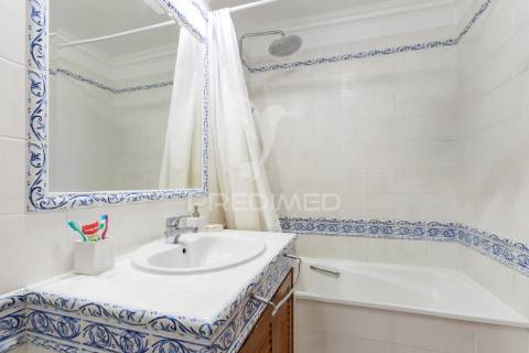 Apartamento t4 na avenida vieira da silva - santa marta do pinhal - corroios - 380.000€