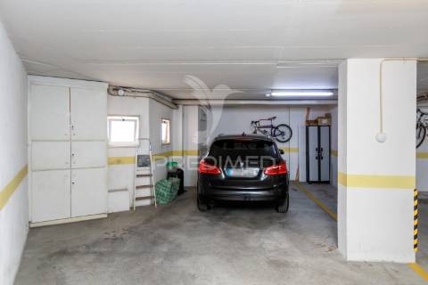 Apartamento t4 na avenida vieira da silva - santa marta do pinhal - corroios - 380.000€