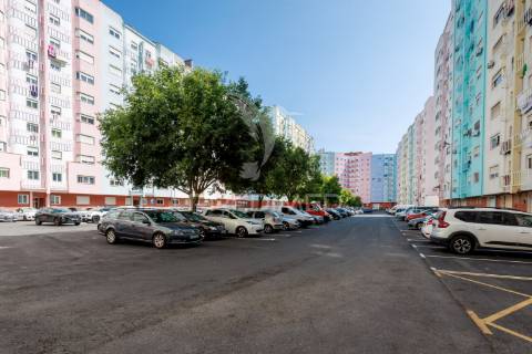 Apartamento t4 na avenida vieira da silva - santa marta do pinhal - corroios - 380.000€