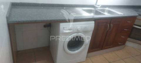 Apartamento t2 remodelado – r/c