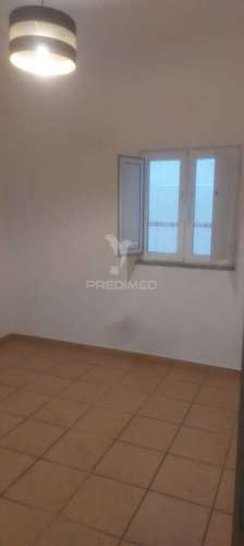 Apartamento t2 remodelado – r/c