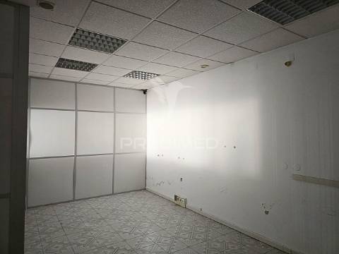 Loja - centro de grândola - 147,1 m² - comércio