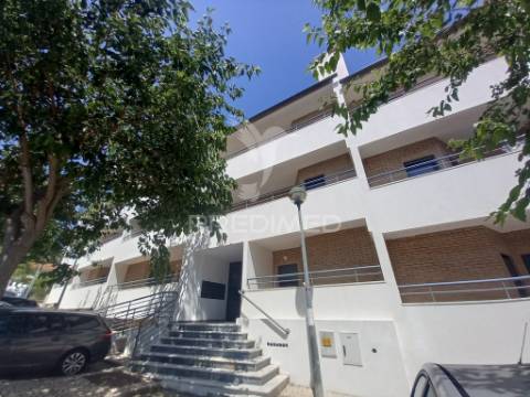 Duplex t4 novo no centro da castanheira do ribatejo