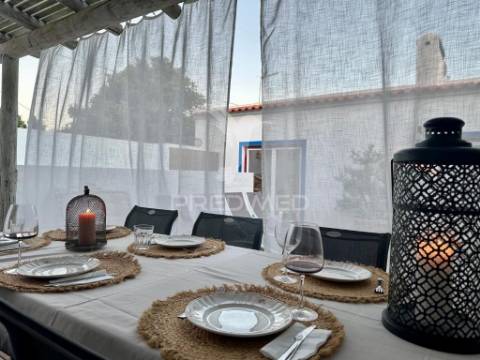 Moradia típica alentejana com piscina e terraço