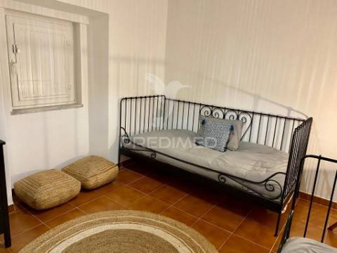 Moradia típica alentejana com piscina e terraço