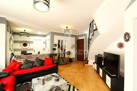 Apartamento t3 duplex, terraço, santiago do cacém