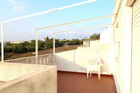 Apartamento t3 duplex, terraço, santiago do cacém