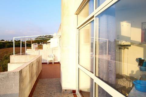 Apartamento t3 duplex, terraço, santiago do cacém