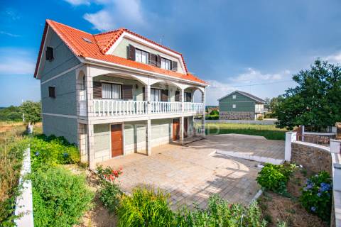 Moradia t4 com terreno de 1850 m² | albardo – guarda