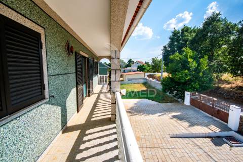 Moradia t4 com terreno de 1850 m² | albardo – guarda