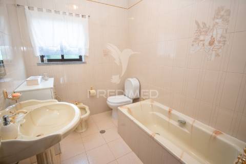 Moradia t4 com terreno de 1850 m² | albardo – guarda